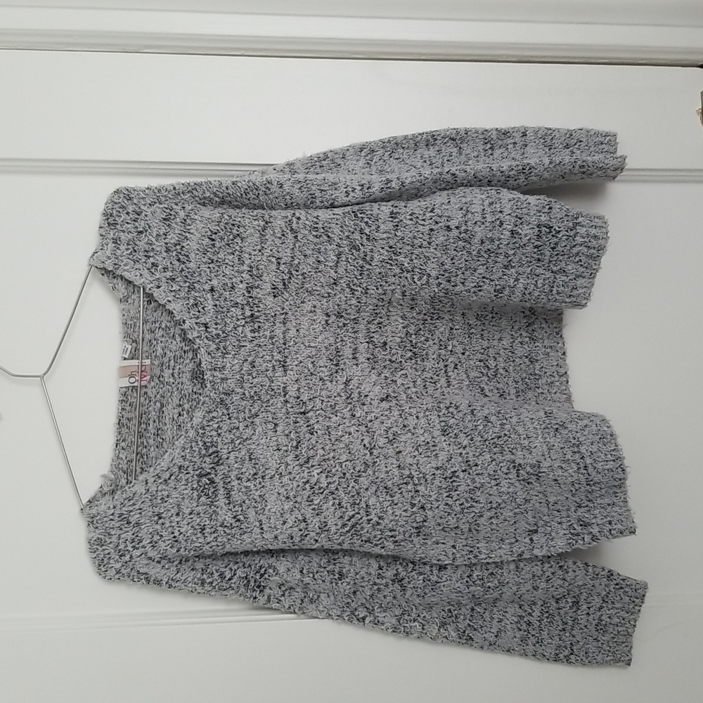 OhMG size Large black, white, grey super cute sweater